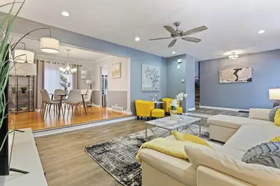 Classic: 5br-3bt Spacious Modern House!