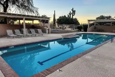 Image de Community Pool & Spa | 4 Br 3 Ba | Yard | Office