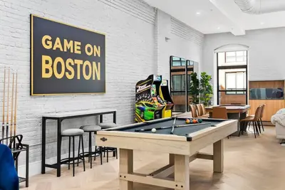 Image de Luxe Downtown Boston Loft•Ideal for World Cup Fans