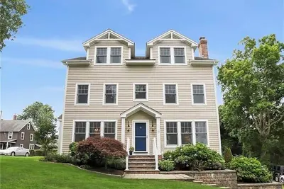 Image de Family-friendly luxury home steps away from Chapman Beach!