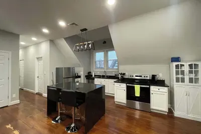 2br Apartment Near Wesleyan 301