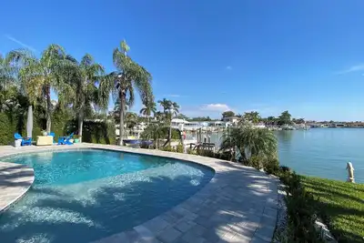 Image de Oceanfront St. Petersburg area - Madeira Beach 5 minutes away! Gorgeous view!