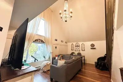 Image de The Rustic Maine Retreat w/ Heated Massage chair