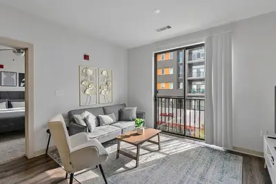 Image de Comfy 2br in Mid-Rise | Perfect for Groups