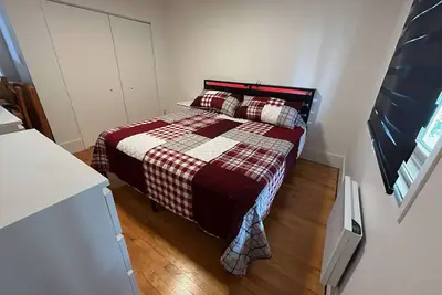 Image de Spacious Two-Storey Home, 3 Bedrooms, 2 Bathrooms, 2 Living Rooms, Parking