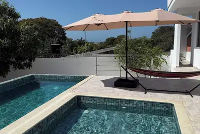 Image de Cabine avec piscine privée près de la mer Puerto Velero