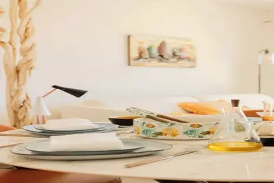 Image de Appartement lumineux et climatisé avec vue sur mer - Antibes