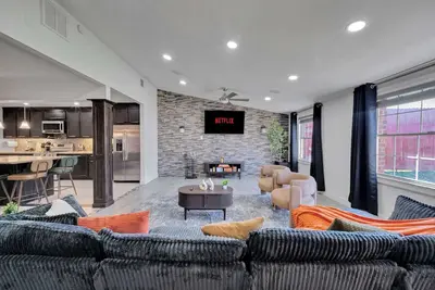 Image de Spacious | 6bdr | King | 15Sleeps |1gb|Wd | Fifa