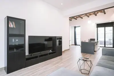 Image de Duplex Oasis with Terrace, Pool, Bbq & Free Parking