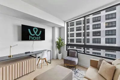 Image de Downtown Miami Condo | Pool, Gym & Modern Comfort