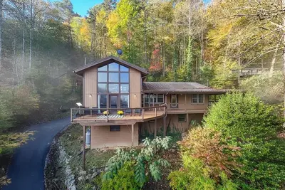 Image de Mountain View - Large Open Deck - Gas Fireplace