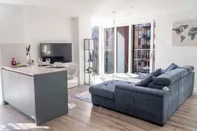 Image de Luxe City Apartment w Balcony