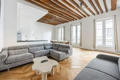 Image de Musée du Louvre – Centre de Paris – Moyenne durée