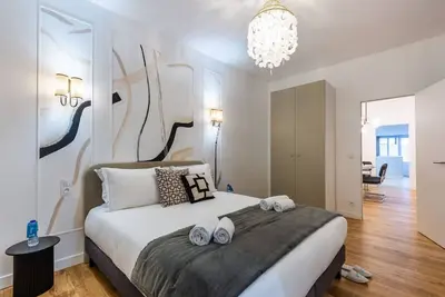 Image de Prestige ArcDeTriomphe  ChampsÉlysées 2Bedrooms Ac