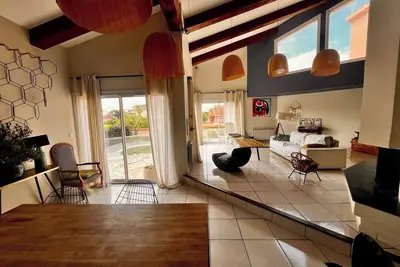 Image de Spacious family home, private pool