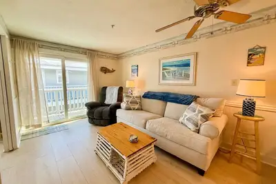 Image de Coastal luxury condo steps from Wells Beach w/ Ac, WiFi & full kitchen