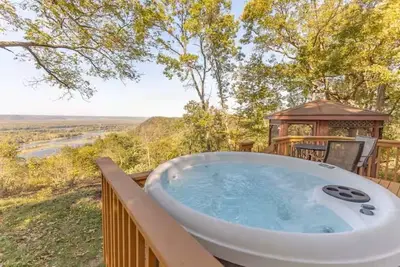 Image de Butterfly Bend / Hot Tub / Sleeps 4