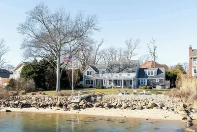 Image de Baylight Haven by Rove | Luxe Home with Bay Views