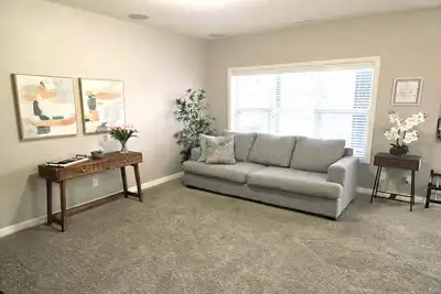 Mahogany Escape - Your Calgary Oasis