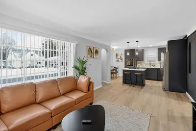 Image de Stunning Home 15 Min to Downtown & Airport