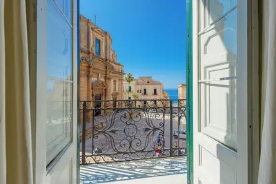 Demeure Historique dans un Emplacement de Prestige