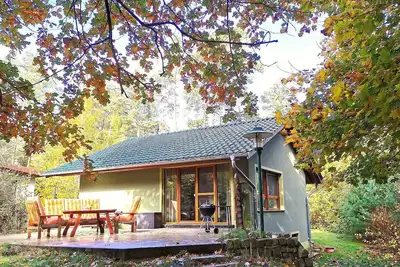 Image de Cozy vacation home by the lake in the forest - with fireplace - families/couples/pets