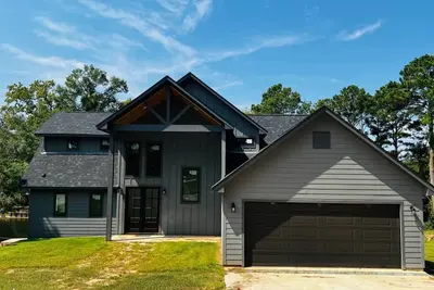 Image de Brand-New Waterfront Retreat with Stunning Views