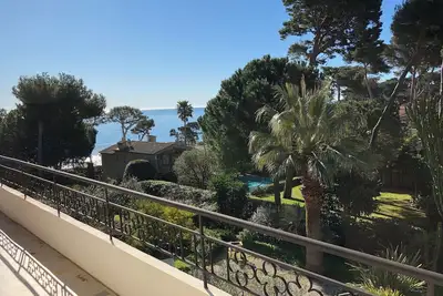 Image de Villa classée au Cap d’Antibes, face à la mer