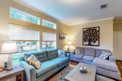 Image de Relax, Ride & Recharge | Quiet Williston Retreat Near Wec & Hits