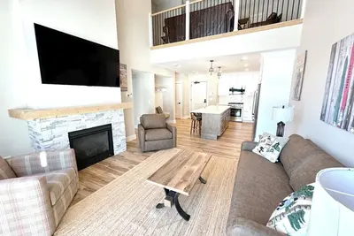 Image de Modern Townhouse at Cranmore Mountain, Ski On/Off