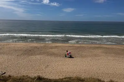 Image de Two self-contained rooms on private property 5 mins walk from amazing beach.