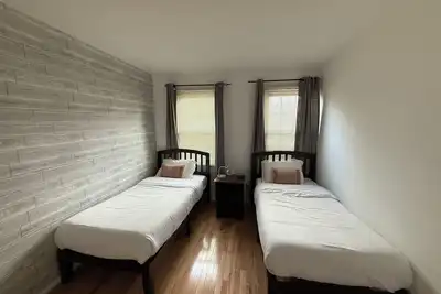 Image de Entire cheerful 4 bd Townhouse by the Lake