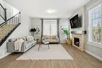 The Empress | Fire Pit | Dbl Garage | Office | Bbq