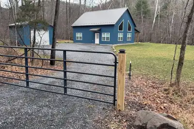 Image de Pet-Friendly Shenandoah Valley Cabin | Firepit, Porch & Games Near Massanutten