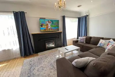 Image de Central 1940s Bendigo Home Hamptons Heritage Reno