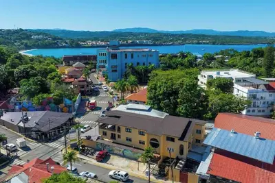 Huge Balcony Apt next to Hard Rock Cafe and Beach!
