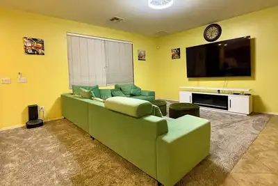 Image de 1-Level Spacious 4-bedroom house in welcoming Avondale with Ac