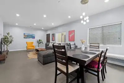 Image de Brand new house 3b2b with Garage near Dtla Disney Universal