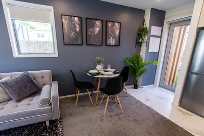 Image de City Central Hideout! Modern Comfort in Cbd