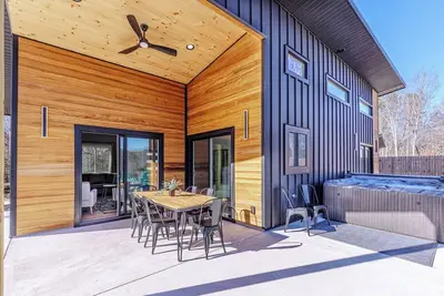 Image de *New* Bear Retreat Mountain Getaway | Great Views!