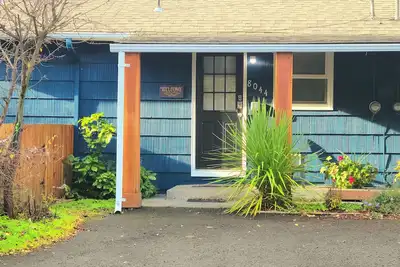 Image de 2 Bedroom Single Level-Fenced Yard