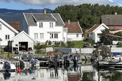 Image de Superbe maison à Jelsa avec Wi-Fi