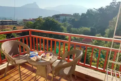 Image de Scenic View of Mountains with Projector for relaxed Stay with friends and family