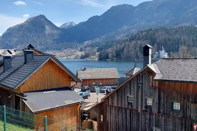 Image de Grundlsee vacation apartment - Charming vacation apartment right on the lakeshore