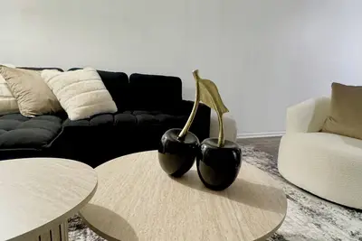 Image de Cozy, Clean apartment, Just a 1-min walk to At&T Stadium. Sleeps 4, fast Wi-Fi.