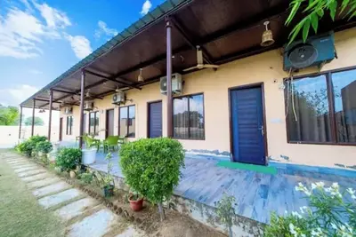 Image de Delightful 4-bedroom farmhouse with Ac in charming Teelawas