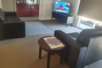 Image de Nice 3-bedroom house with Ac in charming Rosebud