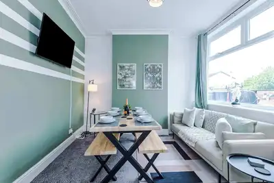 Image de Spacious 3 Bed, Perfect for Group Stays!