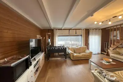 Image de Spacious vacation home with lake view - space for up to 16 people and dog!