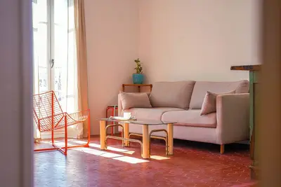 Cocon solaire avec vue sur le port